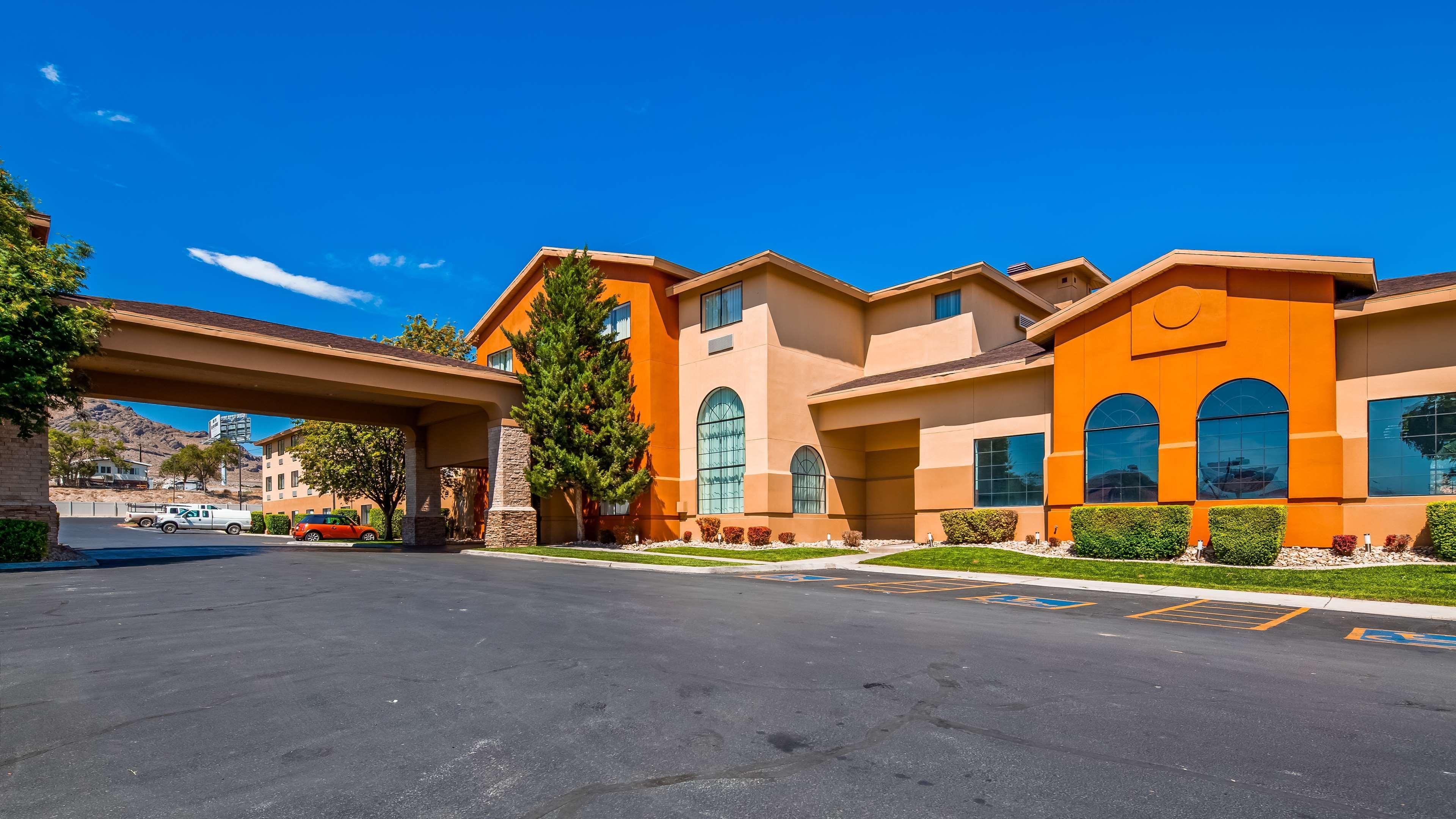 Best Western Plus - Wendover Inn Exterior photo